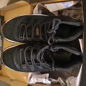 Jordan retro 11, premium mid heiress black stingray size 7y 852625-030
